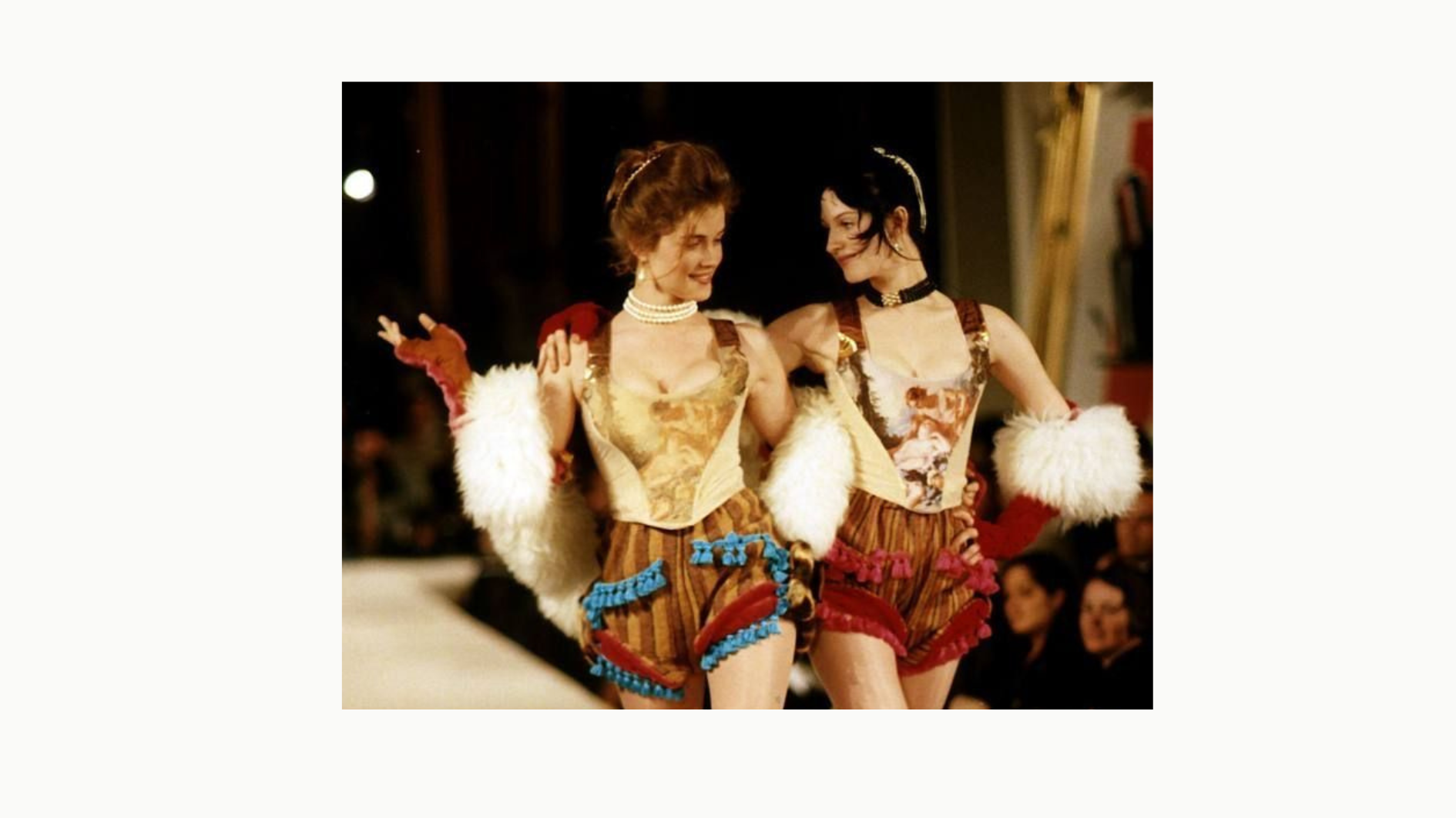 Vivienne’in Korsesi: Kuralları Bozmak Bu Kadar Zarif Olmamıştı