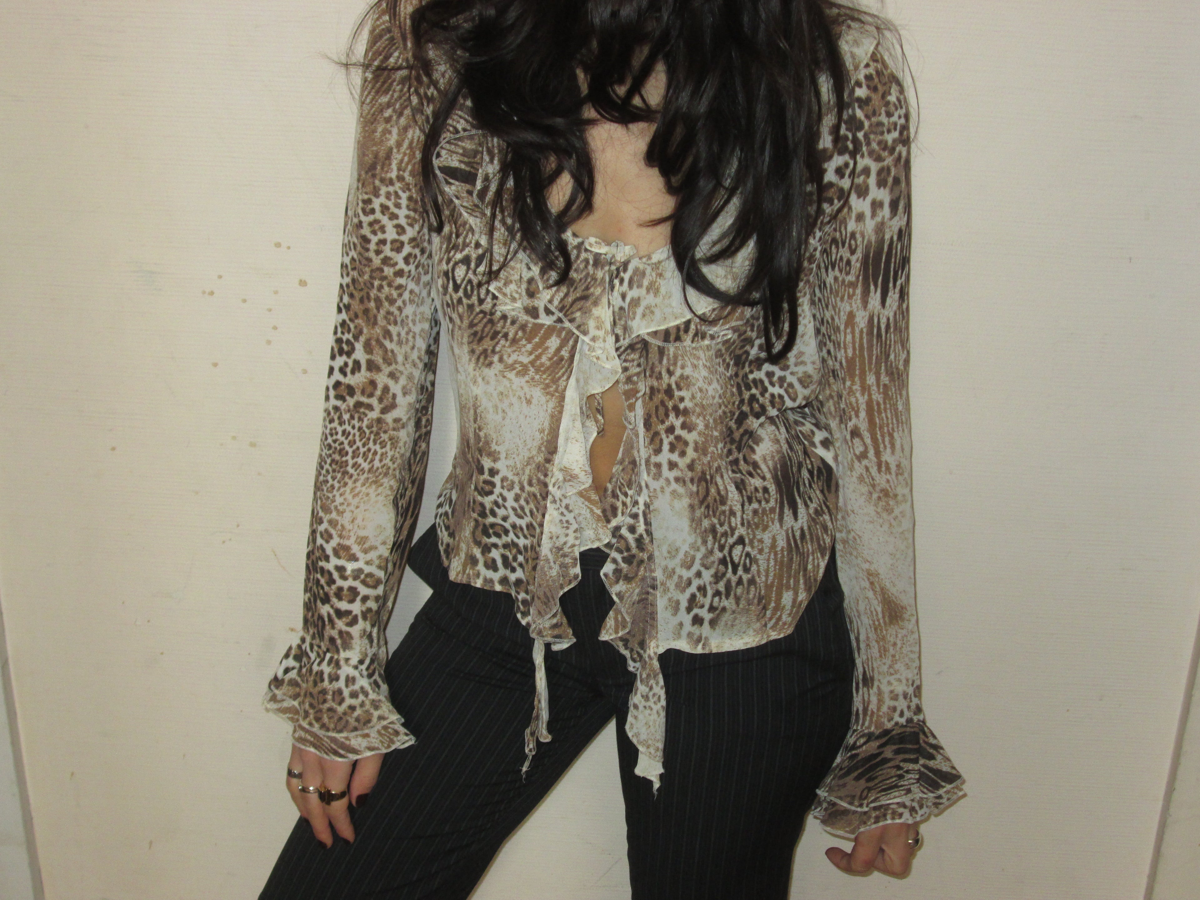 Leopar Desenli Fırfırlı Gömlek