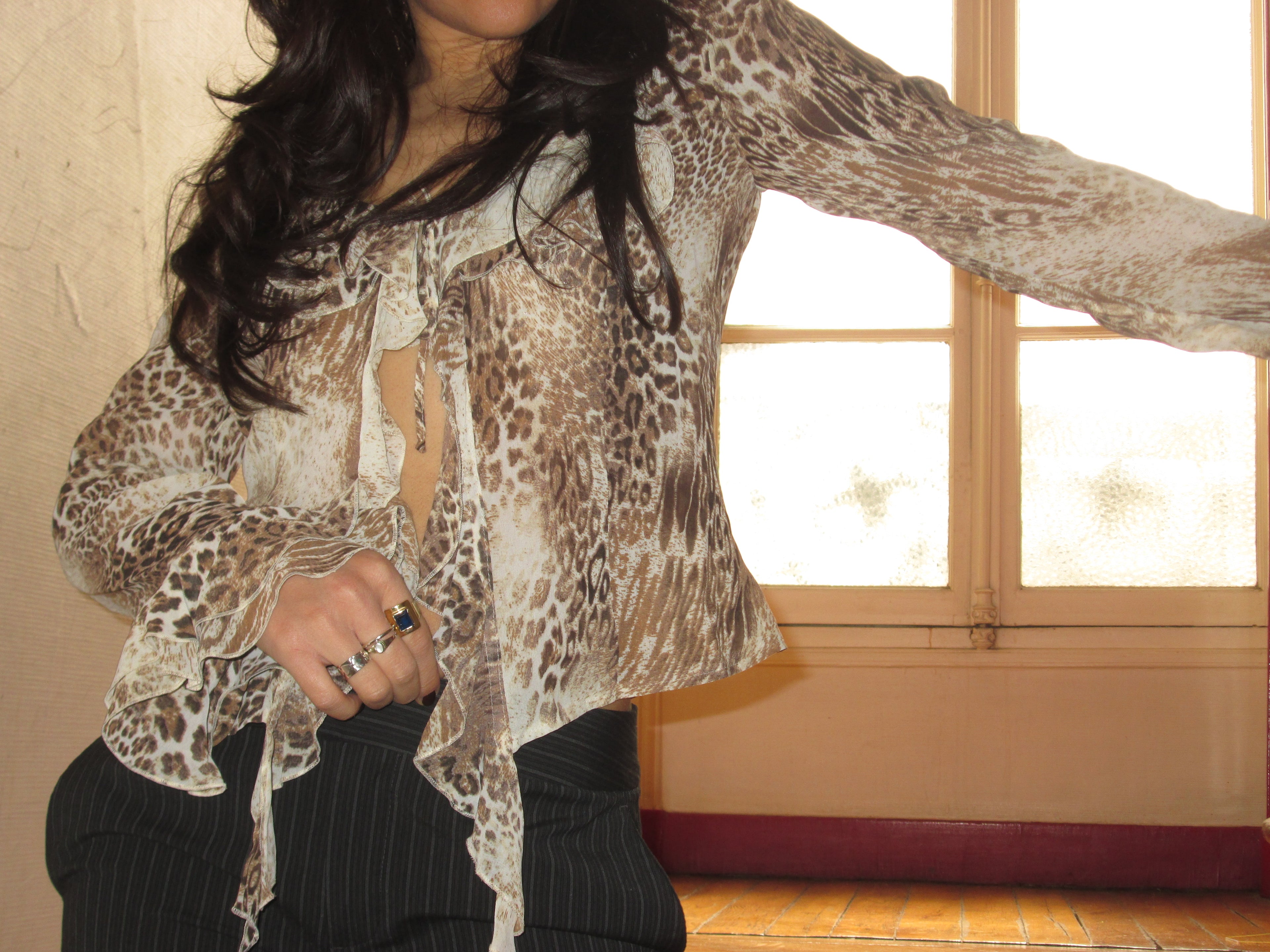 Leopar Desenli Fırfırlı Gömlek