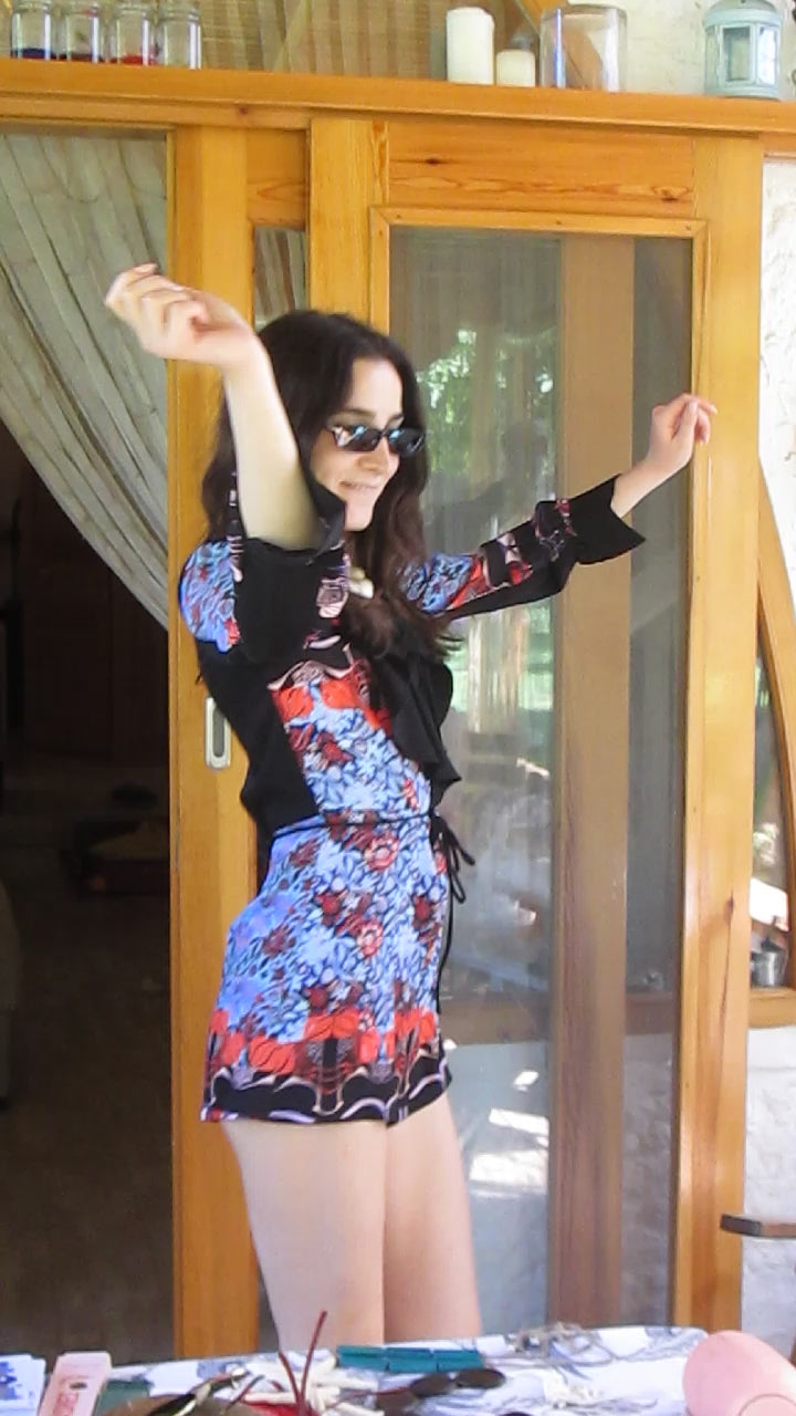 Bağlamalı Yaka & Volan Detaylı Desenli Tulum